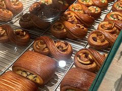 -VERIE BAKEHOUSE