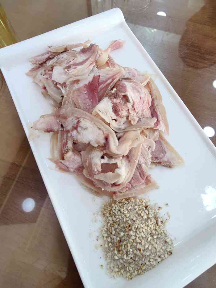 西来顺饭庄(北新华街店)-"介绍一道费工夫要手艺的菜:马连良鸭子. .