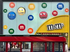 -m豆巧克力世界(上海世茂广场店)