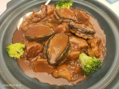 古法肘子焖鲍鱼-品海楼·大连海胆锅贴馆(东港店)