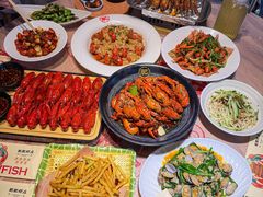 -肥肥虾庄·金牌油焖大虾(汉街SKP店)