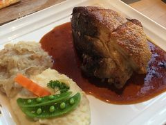 -LENBACH兰巴赫西餐啤酒坊(大连东港店)