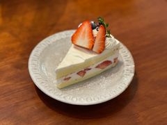 草莓慕斯-三花屋 Mihhanaya