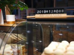 面包甜点陈列柜-皇家美孚·蛋糕外送(东部佳世客店)