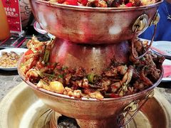 -沪小二炭火蛙锅(淮海中路美食不夜城店)