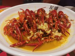 金牌蒜香龙虾-龙巢盱眙龙虾·牛蛙·烧烤宵夜(八卦岭店)