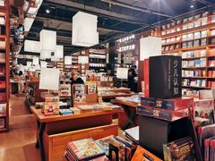 零售区-上海三联书店READWAY(华中首店)