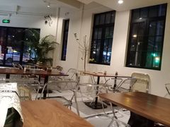 -Fridi Patisserie Cafe