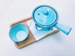 -彳亍咖啡·这里(水湾路店)
