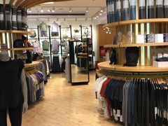 -lululemon(上海浦东IFC店)
