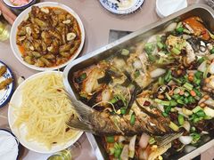 -丹水桥地锅鱼·翘嘴鲌·地方特色全鱼宴(丹江口大坝店)