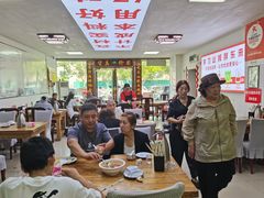 -溢心园香河肉饼总店