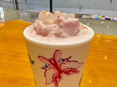 草莓须尽欢冰-须尽欢·冰淇淋&中国茶(翔殷路店)