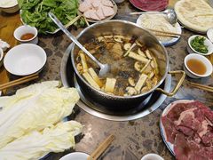 -乳仔牛牦牛汤锅 烤羊排(松潘古城店)
