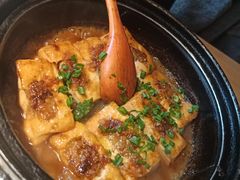 石锅海鲜酿豆腐-坛宗剁椒鱼头(河西王府井店)