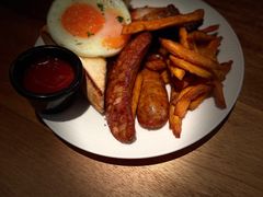 红薯条熏肉拼盘鸡翅吐司太阳蛋-翠贝卡&Mama Kelly Brunch Coffee(河西店)