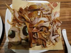 -六泰居·尔滨地标·东北菜(松北店)