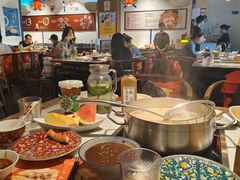 -尚尚仙·酸汤猪手·猪肚鸡火锅(华联万柳购物中心店)