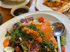 -Chom Cafe and Restaurant