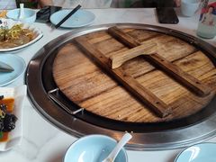 -人民公社铁锅炖·东北菜(卫国道店)