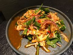 盐焗香辣手撕鸡-来龙里 精致 东南亚餐室(万象城店)