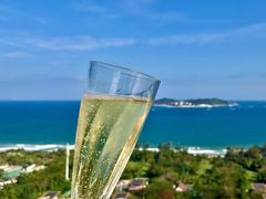 香槟-瑰丽酒店·海吧·天际下午茶·现场DJ·天台酒吧