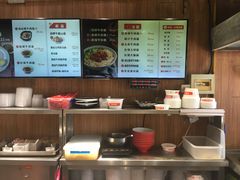 -牛吃草牛肉面(甬港南路店)