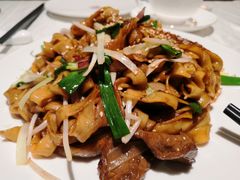 避风塘干炒牛河-十二粤味·顺德菜·烧鹅点心(五四广场店)
