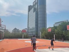 -洛克公园·篮球·足球·羽毛球(莘庄店)