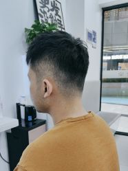 -尤司男士国潮理发馆