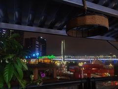 -冰冰龙虾·江湖菜·花园江景餐厅