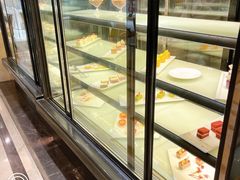 面包甜点陈列柜-芭菲盛宴·环球美食(锦城万达广场店)