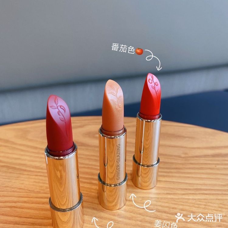 已经不是什么稀奇事儿了，海底捞继莲藕耳环之后
