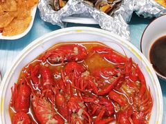 -扒虾小妹儿麻辣海鲜(宏图街店)