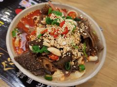 -花馬肆.云南过桥米线(汉神购物广场现场熬汤店)