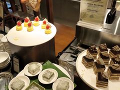 -广州万富希尔顿酒店·感趣自助餐厅·金秋蟹宴生蚝海鲜刺身