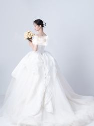 -雪中彩影婚纱摄影·微光艺术中心