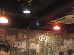 大堂-鲜入围煮花胶鸡海鲜火锅