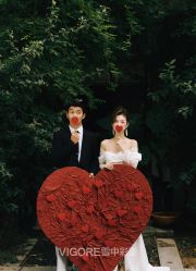 -雪中彩影婚纱摄影·微光艺术中心