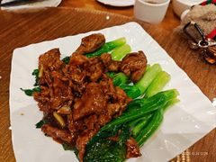 芥兰炒鲜牛肉-乐忻皇朝(上海中心大厦店)