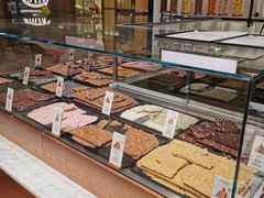 面包甜点陈列柜-Laderach 莱德拉(上海环贸iapm店)