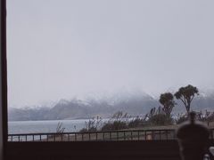 -Lake Hawea Hotel
