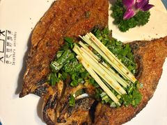 -香巴拉云南餐厅(华莱坞店)