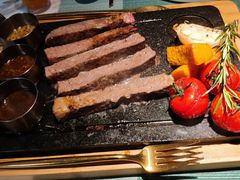 澳洲特拉克拉M3肉眼牛排-蜜桃花开·中西融合菜E&W(南长街店)