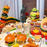 在济南提前过六一[礼花]汉堡小店可爱薯了🍔