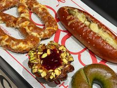 -HOT CRUSH趁热集合·现烤面包(环球港店)