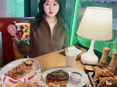 -Famous肥猫墨西哥音乐餐吧(五棵松华熙LIVE店)