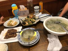 野葱炒山菌-汤河清真餐馆