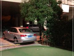 -仙霞高尔夫练习场-停车场
