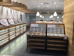 环境-JINS (上海虹桥南丰城店)